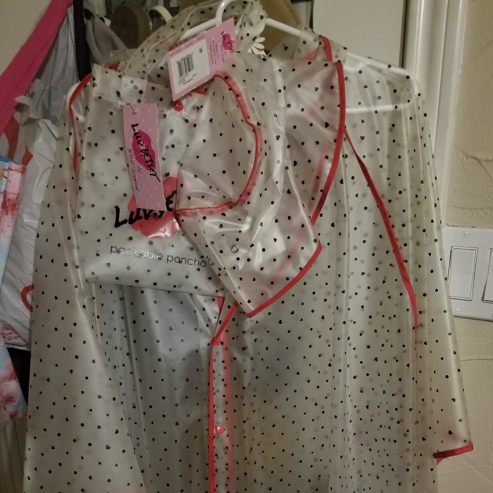 Betsey Johnson Polka Dot Rain Poncho set (pouch included) - NEW WITH TAGS - 1 Sz